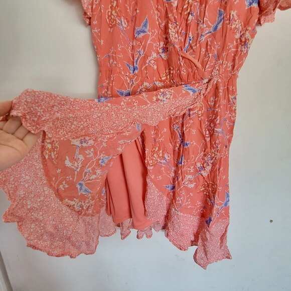 DR2 Coral Pink Floral Faux Wrap Flutter Short Sleeve V Neck Midi Dress Sz Medium - Picture 4 of 12